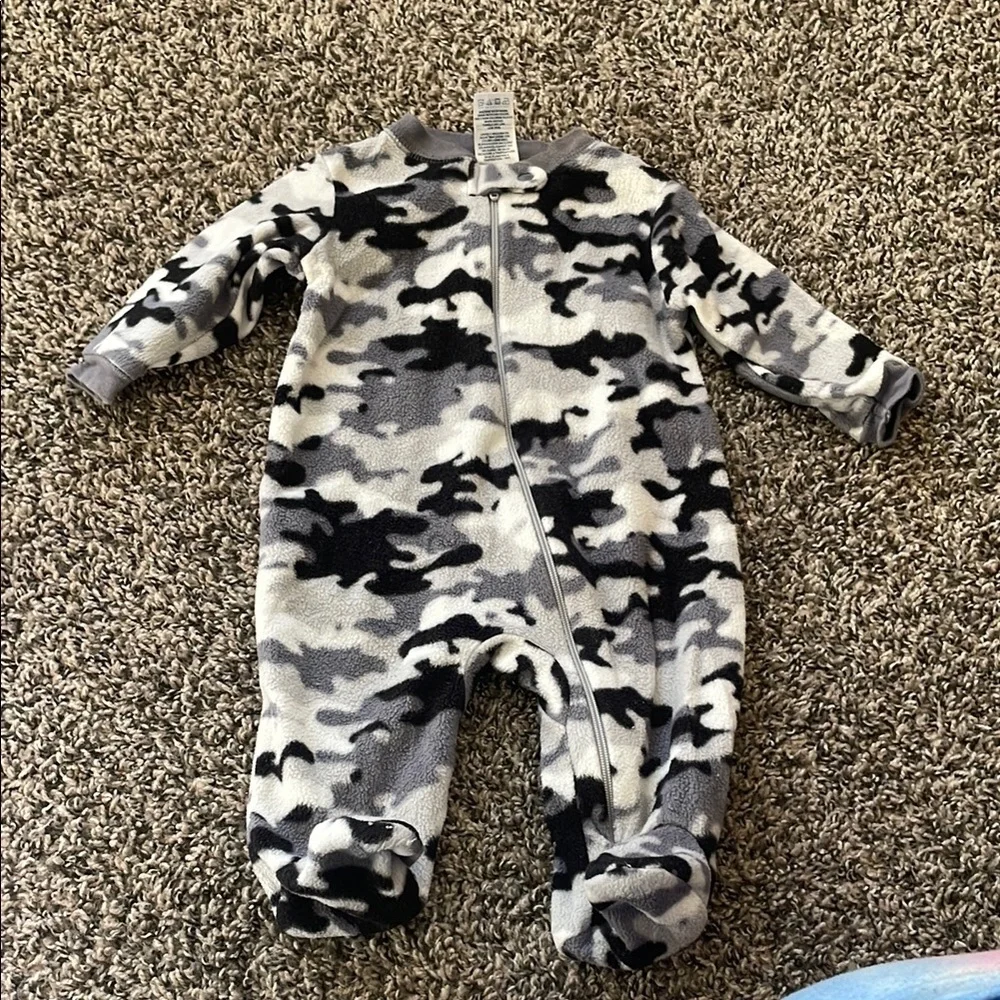 Garanimals Blue Winter Animals and Black Camouflage Baby Boy Fleece Footies